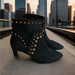 C For Comfort Chic Everyday Versatile Elegant Black Suede Studded Boots Sz 8